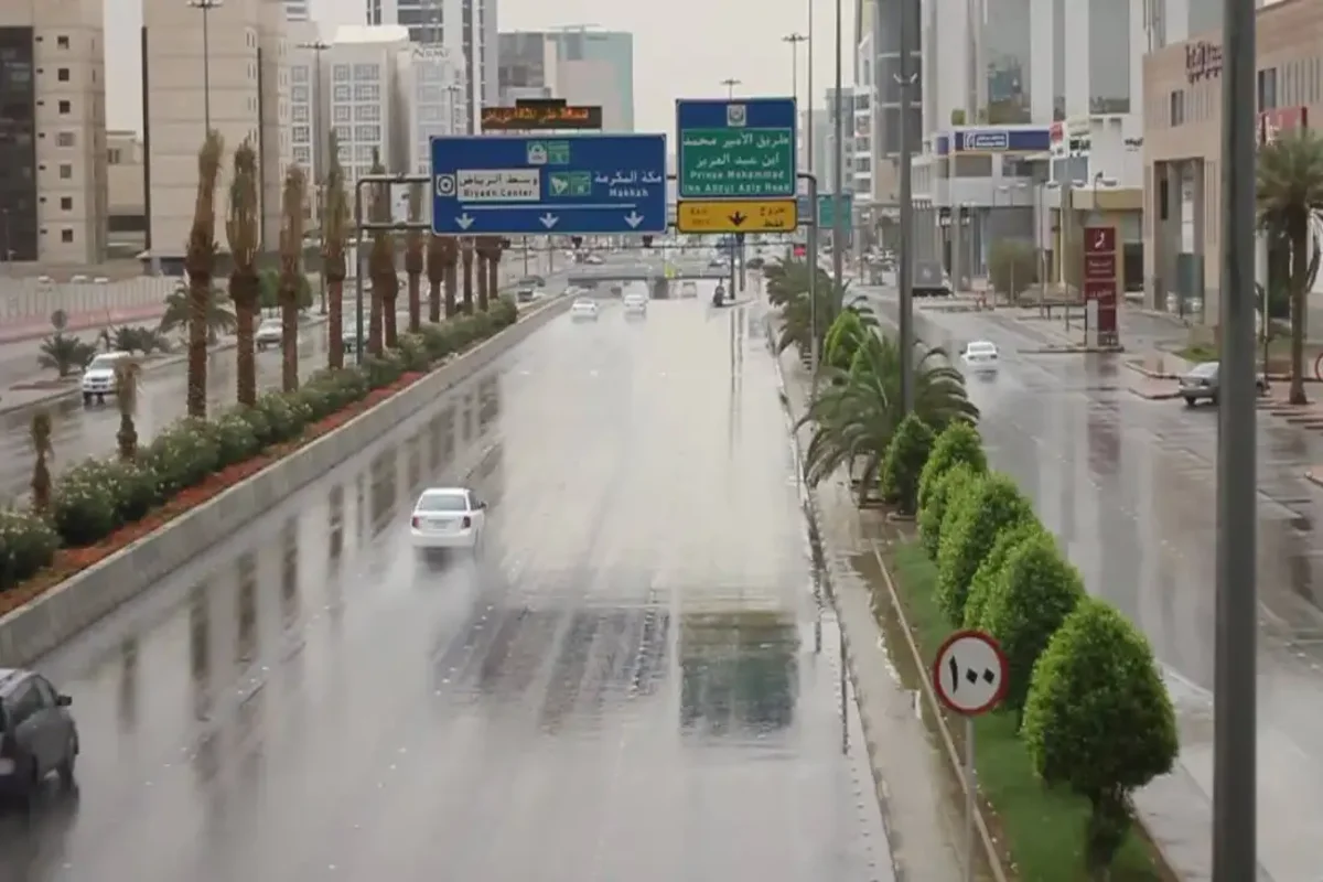 تحذيرات من تقلبات جوية لقاطني الرياض و5 مناطق من الأمطار والسيول