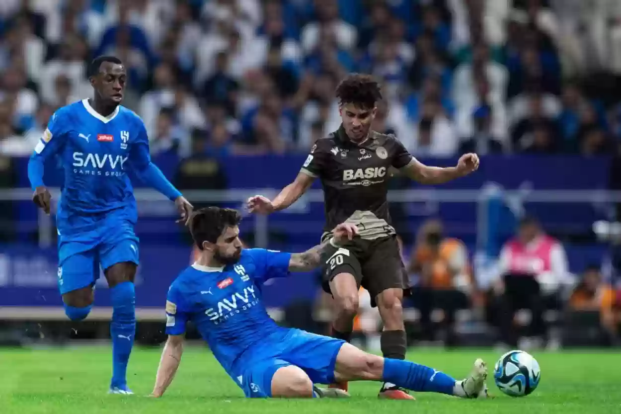 الهلال يعلن عن تطورات حالة الدوسري ولاعب جديد يلحق به